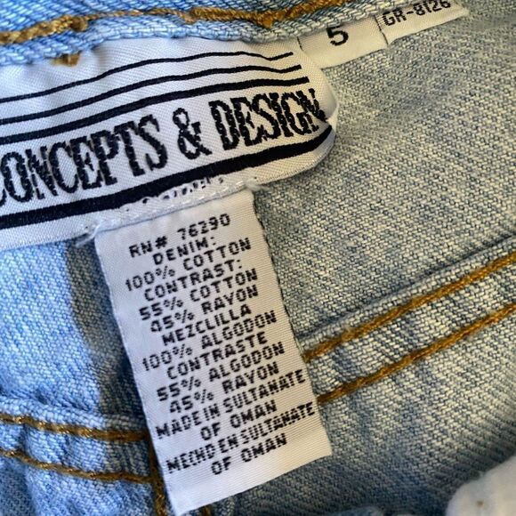 Floral Ruffle Hem Hi Rise Jean Shorts - Picture 4 of 6